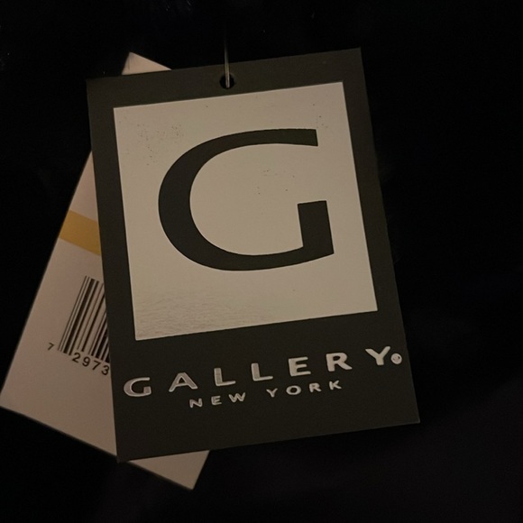 Gallery hooded faux fur coat NWT - Picture 6 of 6